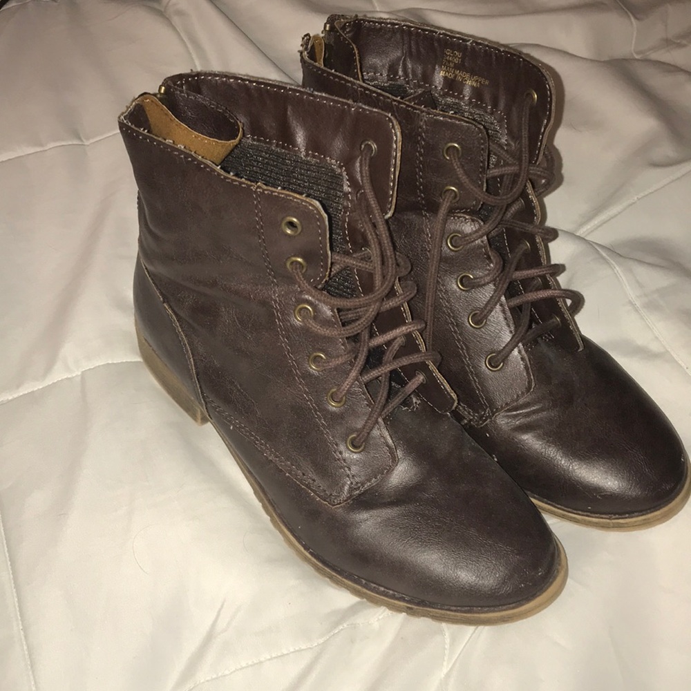 OFFER: Combat boots